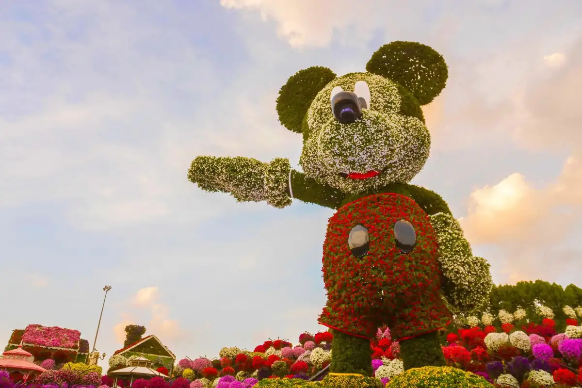 Eine farbenfrohe Attraktion inmitten der Wüste: Besuch des Miracle Garden in Dubai