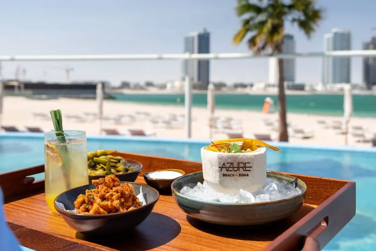 Рестораны и кафе на пляже Azure Beach