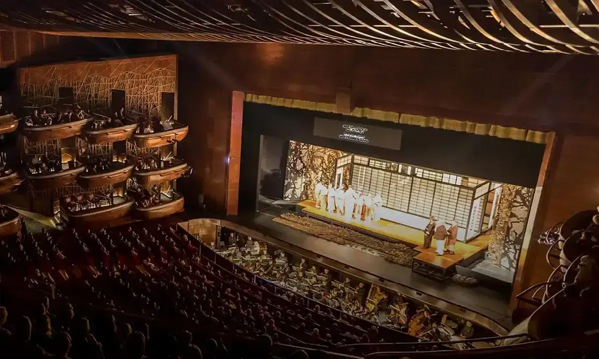 Mga pasilidad at espasyo na magagamit sa opera