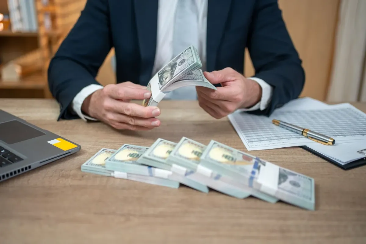 The difference between Nima exchange rate, exchange rate, and government rate in the year 1404