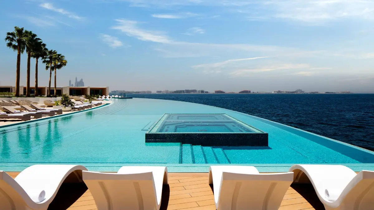 Esperienza di soggiorno di lusso all'hotel Burj Al Arab; perché questo hotel è senza rivali nel mondo?