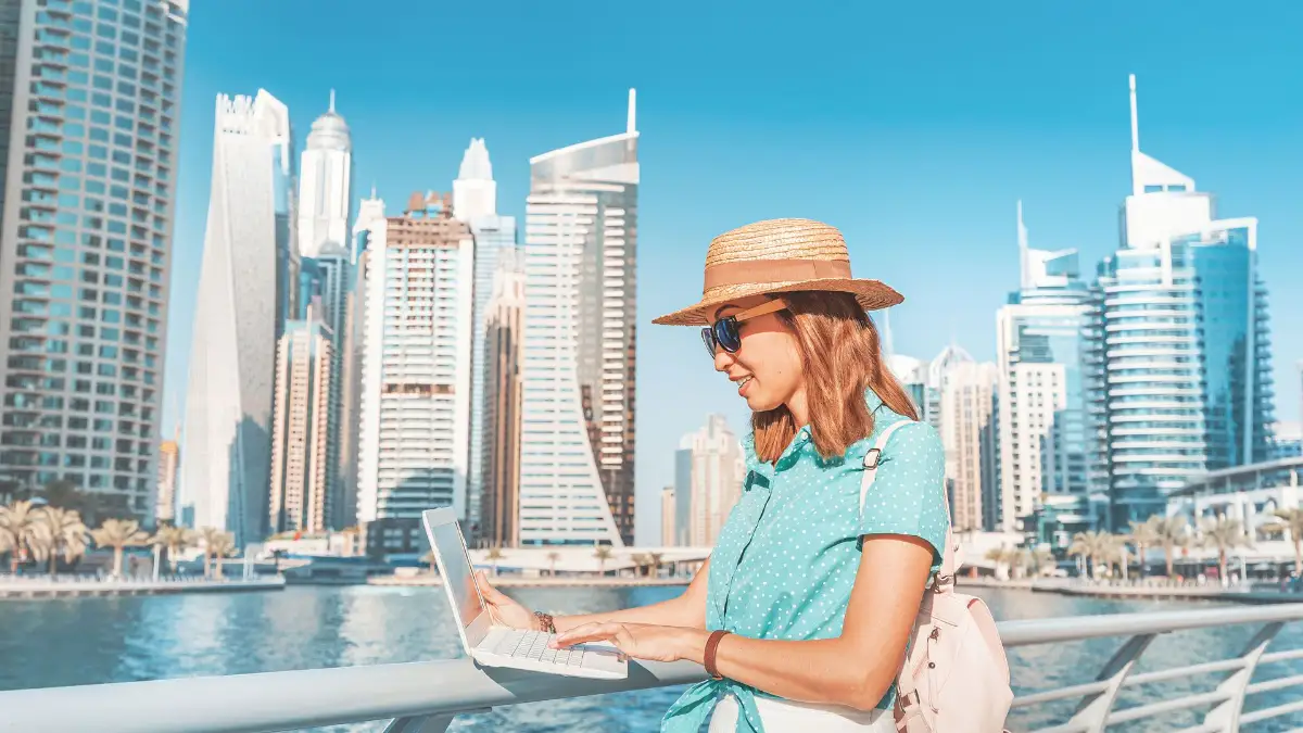 Préparation aux situations d'urgence lors d'un voyage à Dubaï